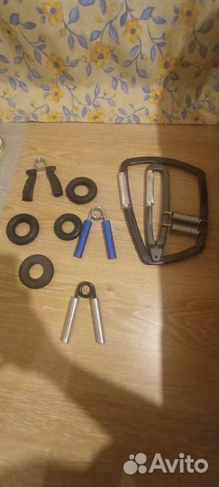 Эспандер кистевой регулируемый