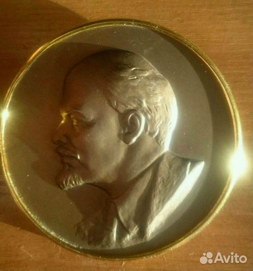 Медаль настенная Ленина.Н.Сколов