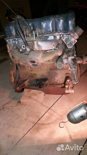 Двигатель 2101