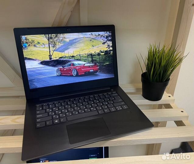 Ультрабук Lenovo FHD i3-8130U/8Gb ram/SSD