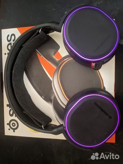 Наушники steelseries Arctis 5