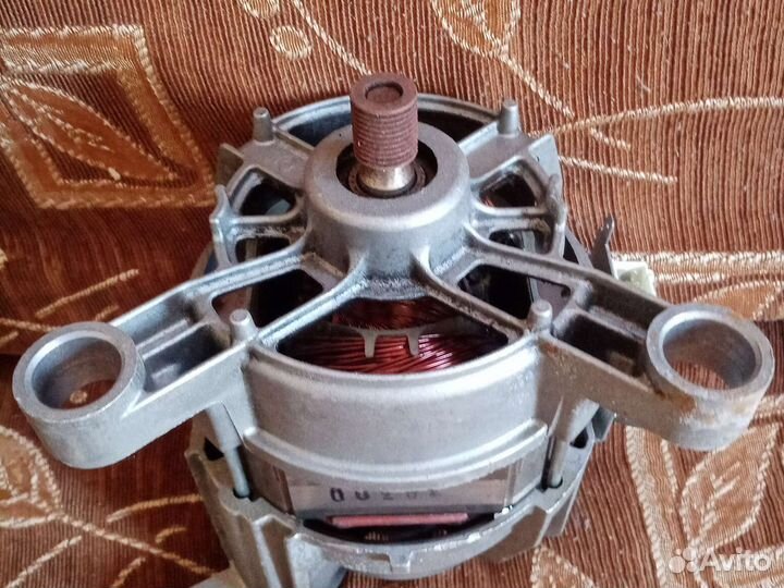 Электродвигатель 220в 2.2 А