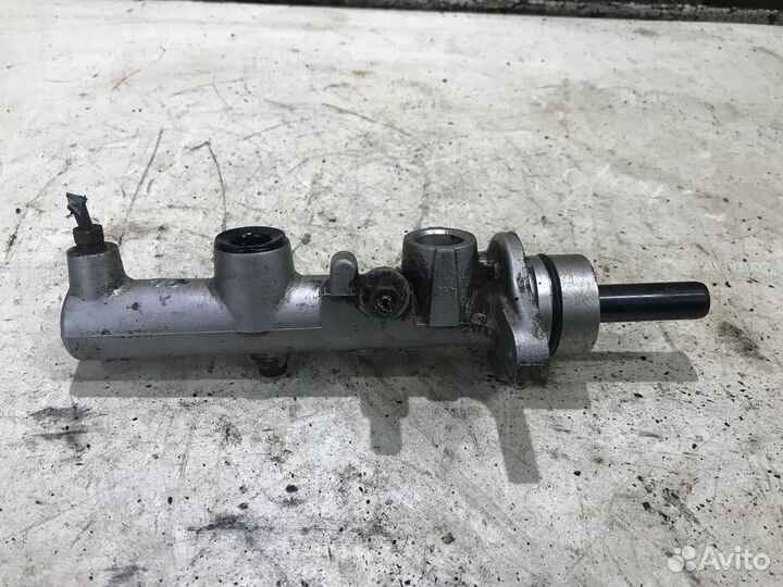 Цилиндр тормозной главный Toyota RAV 4