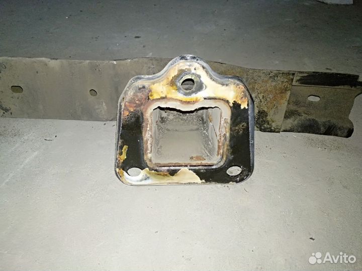 Усилитель заднего бампера BMW e92