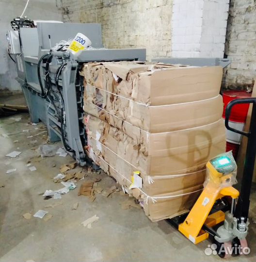 Пресс для макулатуры горизонтальный. Пэт. Пластик