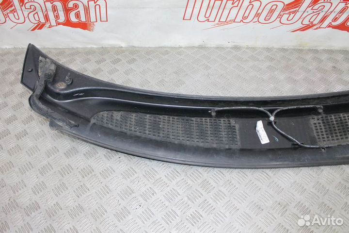 Жабо панель под ветровое стекло Chrysler Voyager 4