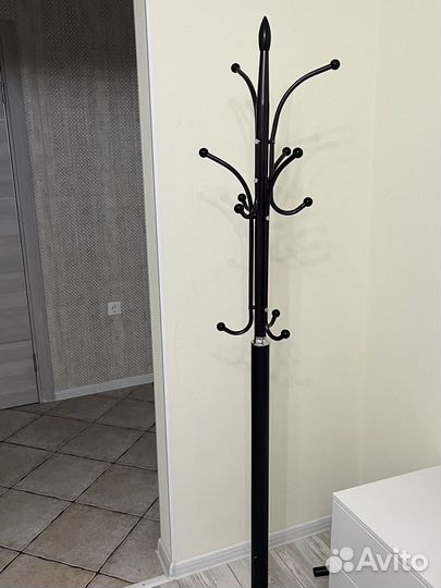 Вешалка напольная металлическая