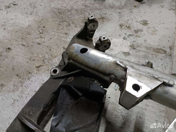 Балка передняя BMW e39 M57 2000