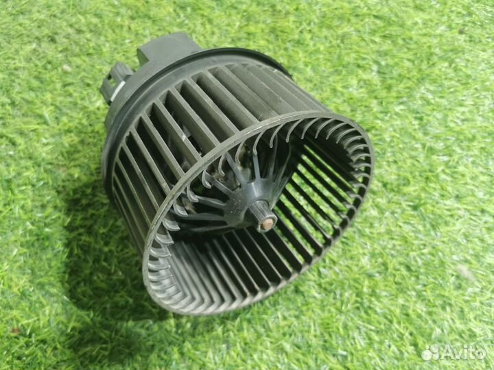 Моторчик печки Ford Focus