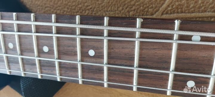 Продам бас гитару