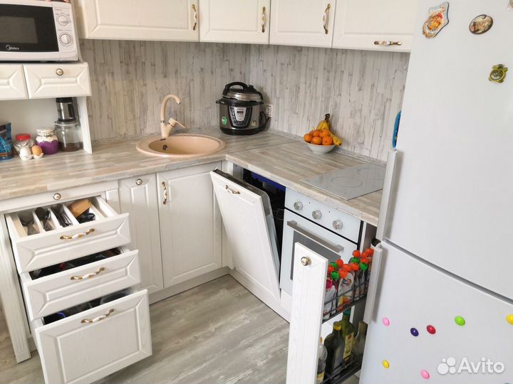 Кухня угловая. Цена за всю кухню ксп:18298