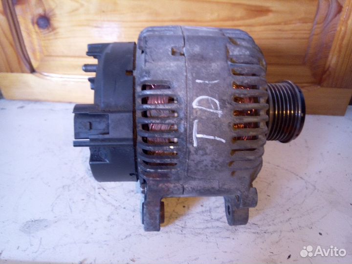 Генератор VW passat (B6) 180А