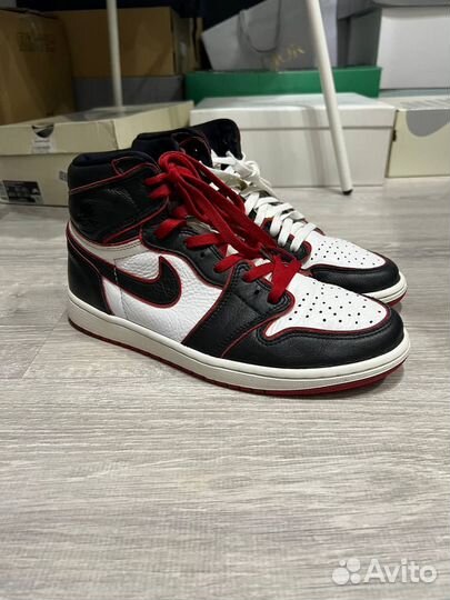 Air Jordan 1 Retro High OG Bloodline