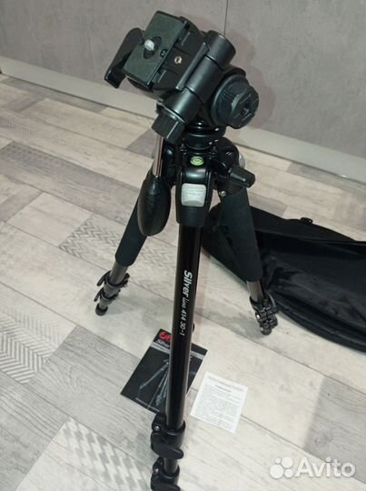 Штатив для фотоаппарата профессиональный