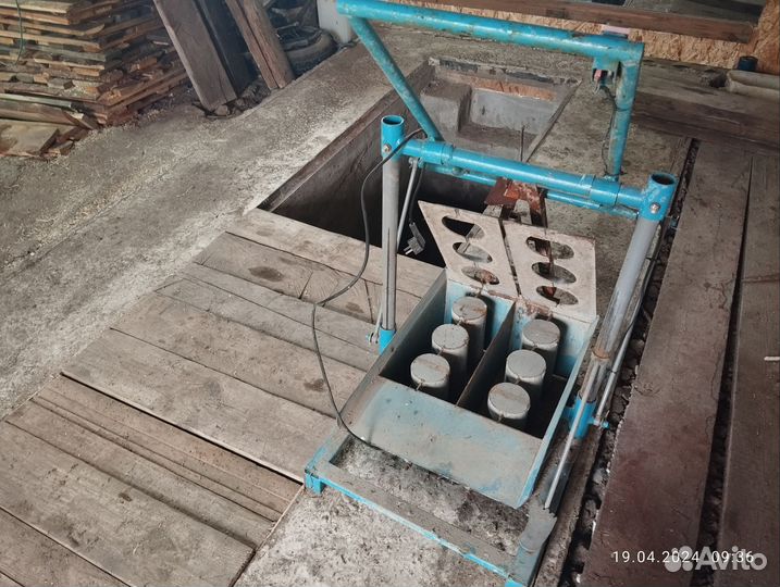 Станок для изготовления блоков