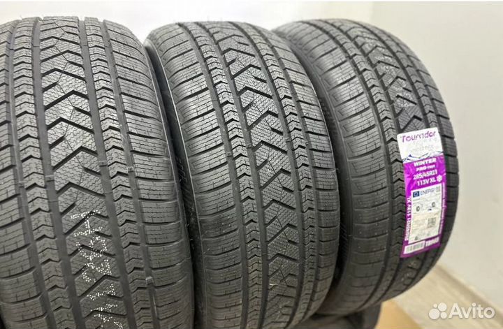 Tourador Winter Pro TSU1 285/45 R21 113V