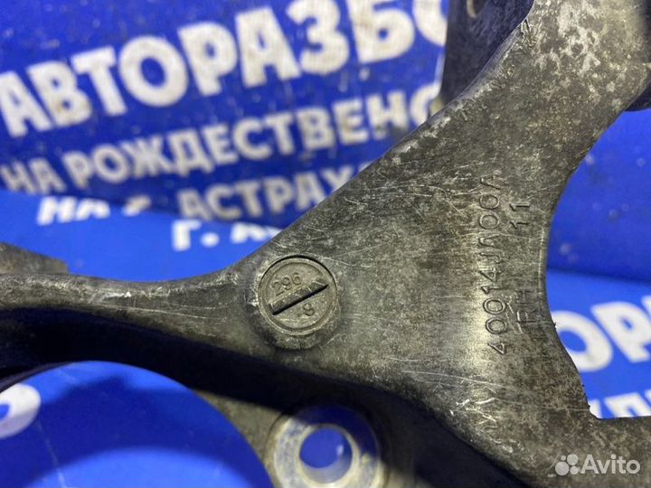 Передний правый поворотный кулак Nissan Teana J32