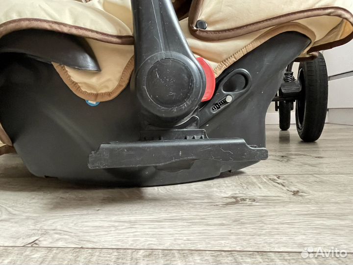 Коляска Zippy 3 в 1 коричневая с адаптерами