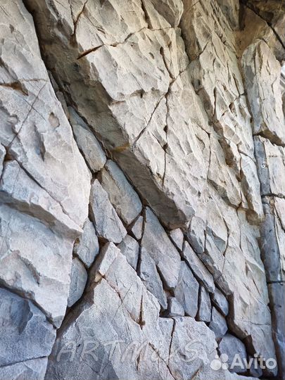 Арт бетон, скала в интерьере, декорации