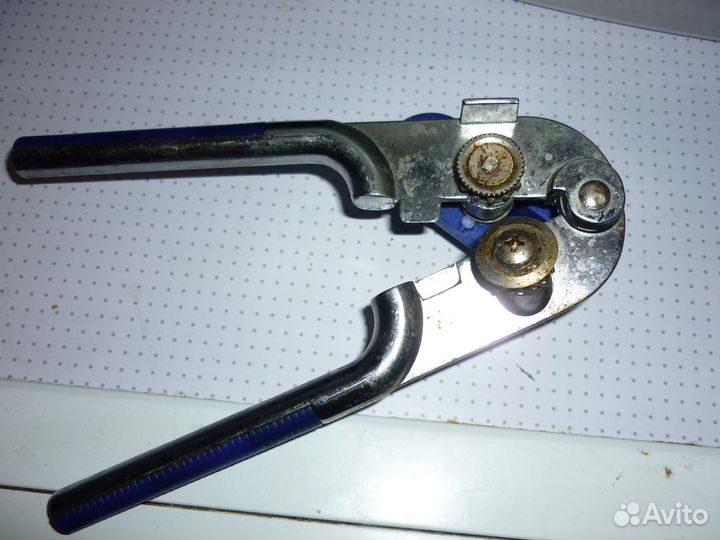 Машинка для закатки банок