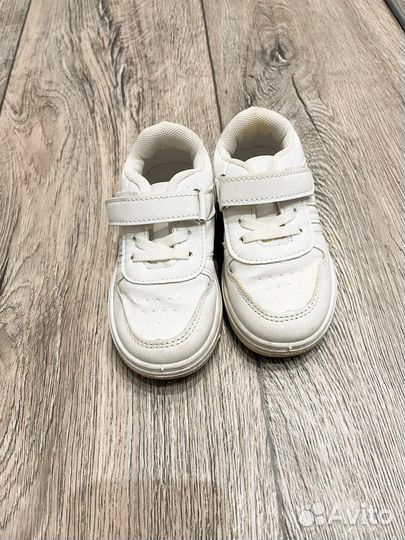 Кроссовки детские