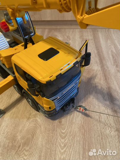 Кран bruder liebherr 03570