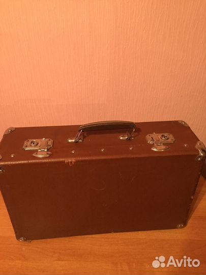 Продам чемодан