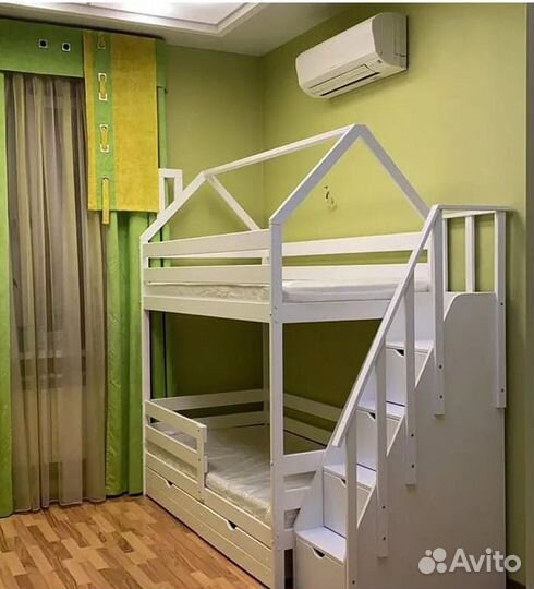 Двухъярусная детская кровать домик с лестницей ком