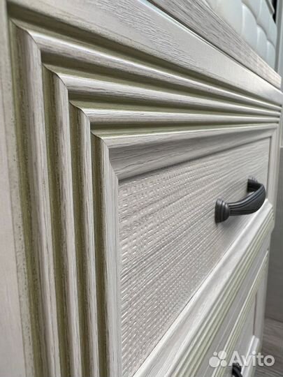 Тумба прикроватная