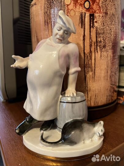 Фарфоровая статуэтка Повар с котом