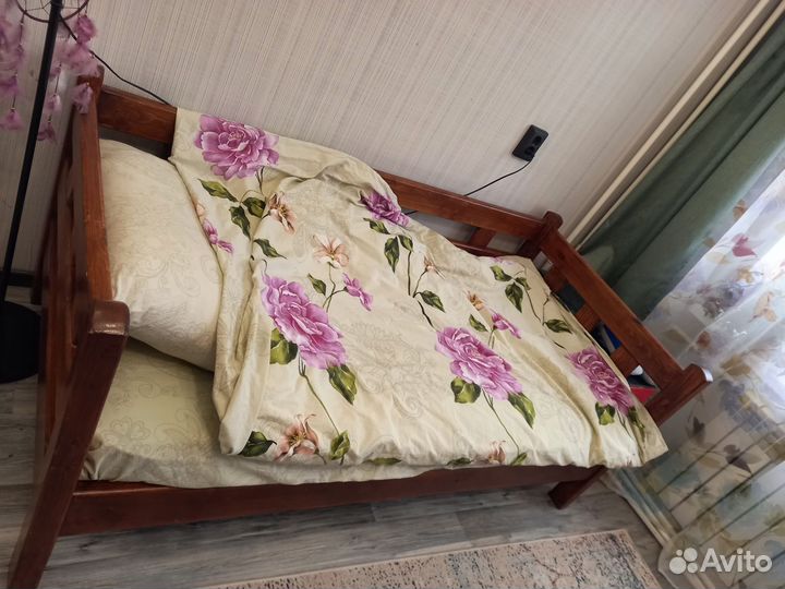 Кровать и матрасс