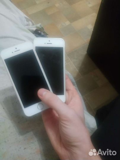 Телефон iPhone SE