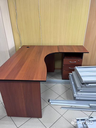 Офисная мебель, столы, тумбы, шкафы, кресла