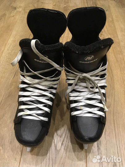 Коньки хоккейные