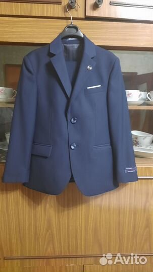 Продам школьный костюм D.maretti на мальчика 7 лет
