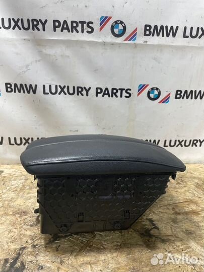 Подлокотник Bmw X5 E70 3.0 N52B30 2008
