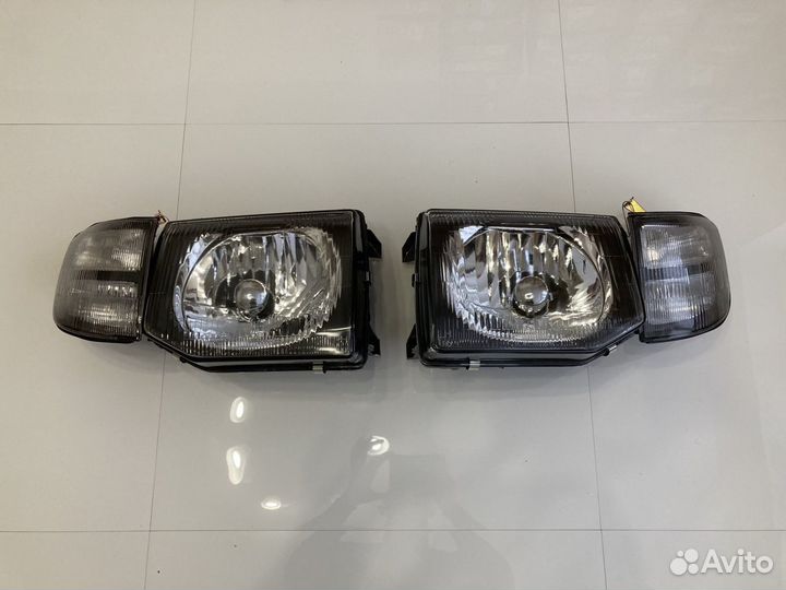 Фара (комплект) Mitsubishi Pajero 2 (1997-1999)