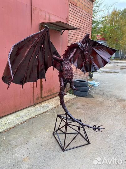 Драконы из металла, скульптуры