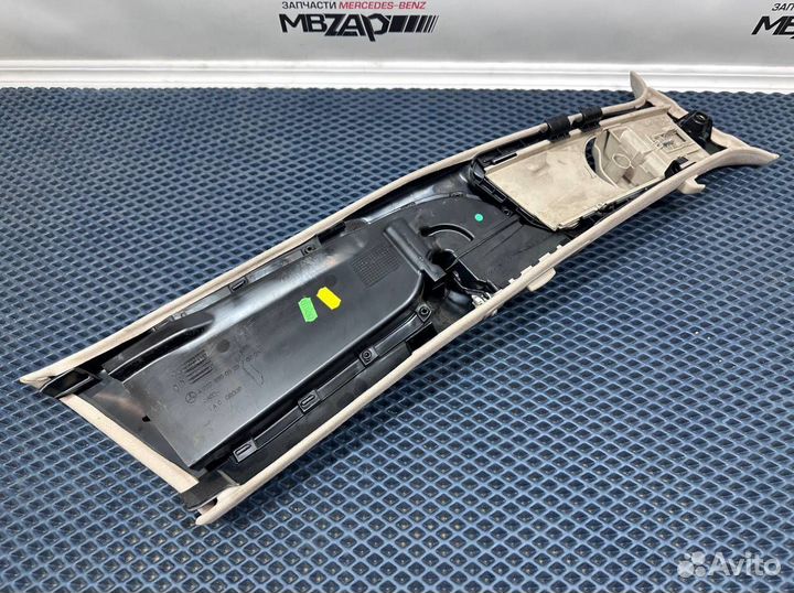 Обшивка левой средней стойки Меrcеdes W222