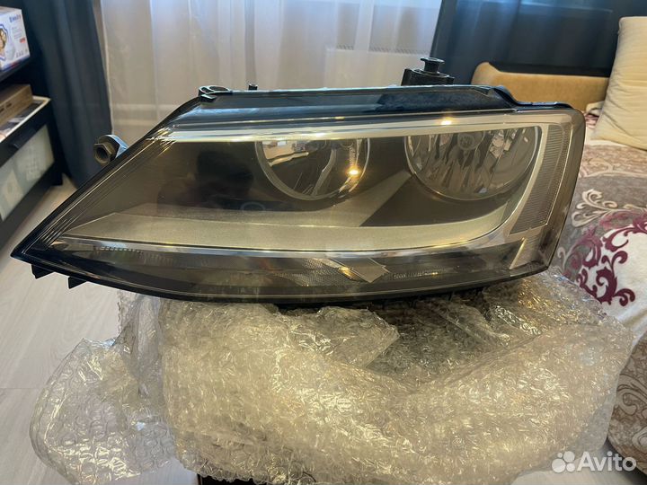 Фара Volkswagen Jetta 6 оригинал