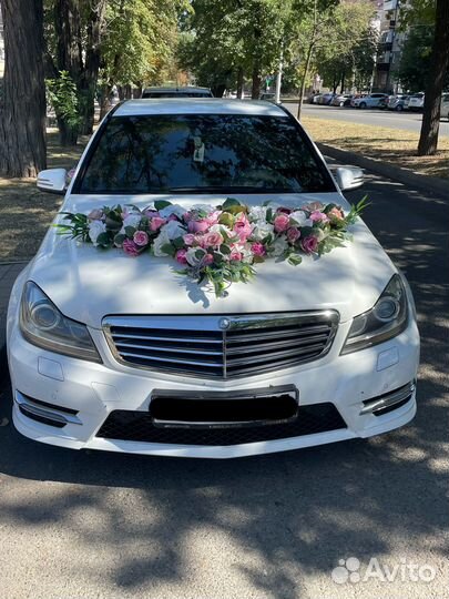 Свадебные украшения на машину