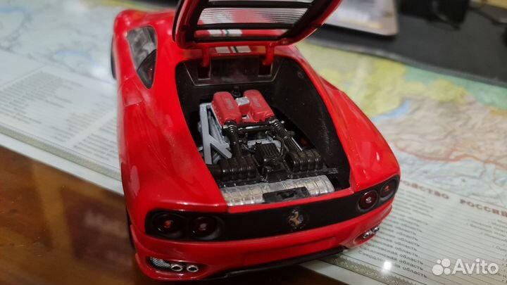 Модель 1/18 Ferrari 360 modena