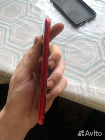 Телефон iPhone se 2020