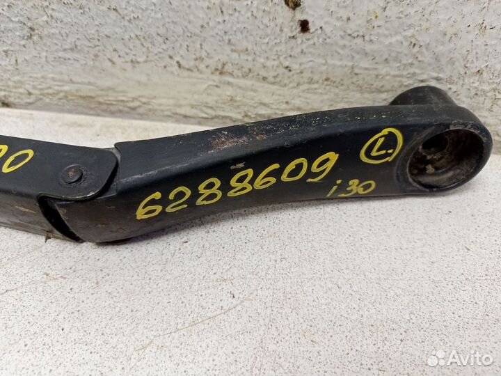 Поводок стеклоочистителя