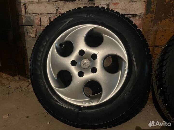 Колеса R15 5*114.3 205*65*R15 Nissan