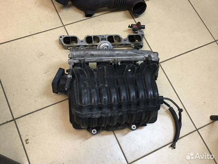 Впускной коллектор Toyota avensis 1az