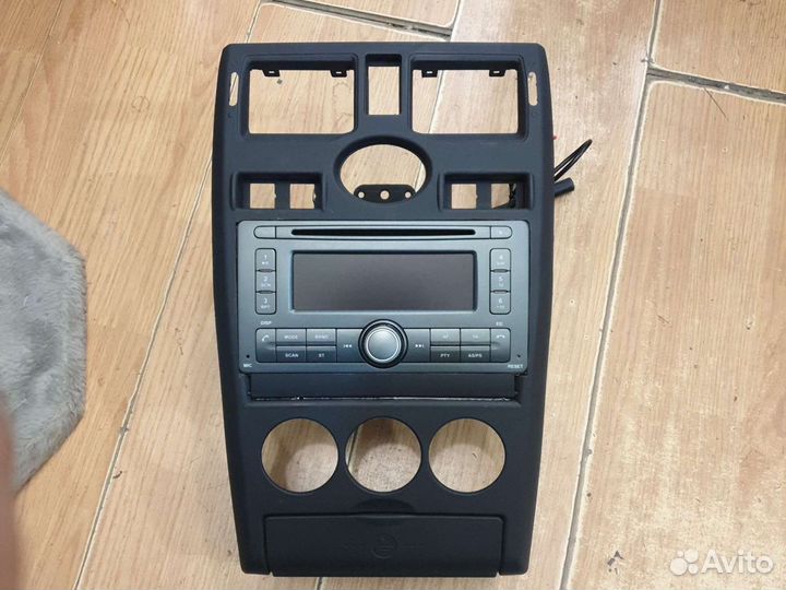 Штатный магнитофон - диск, USB, Блютуз (2 din)
