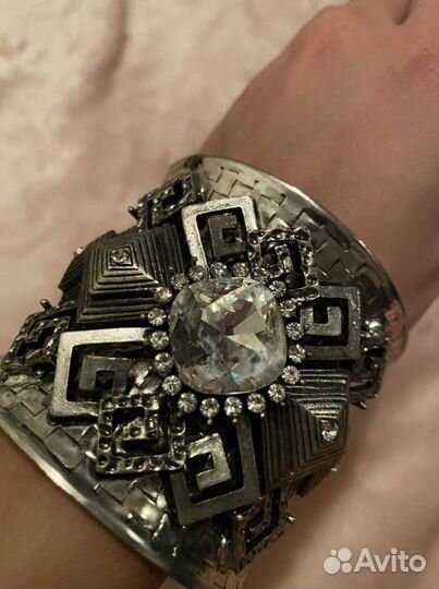 Браслет на руку