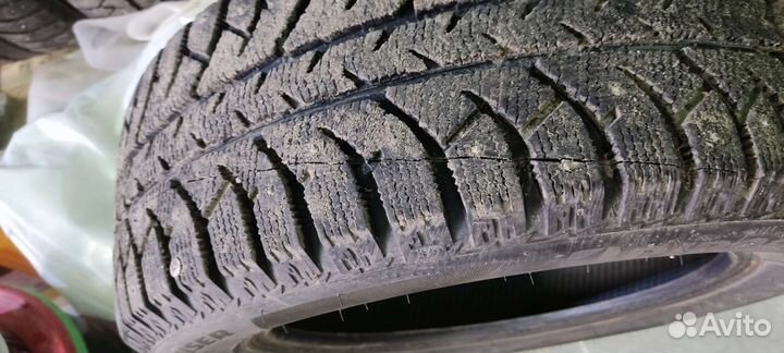 Bridgestone Ice Cruiser 7000S 205/60 R16 92T