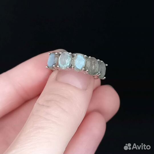 Серебряное кольцо с природными камнями